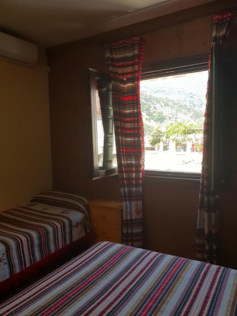Hostal Pampaneira Exteriör bild