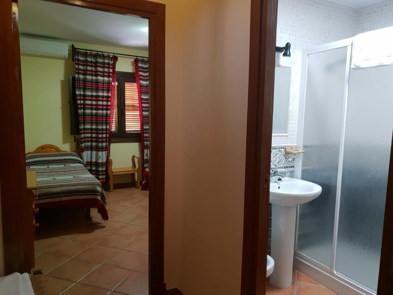 Hostal Pampaneira Exteriör bild